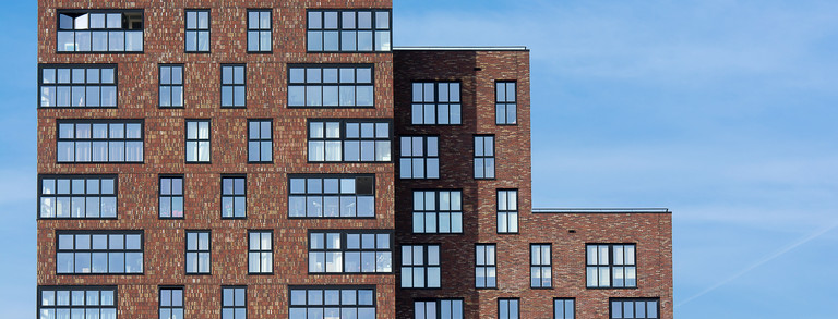 Klinkerfassade vor Himmel